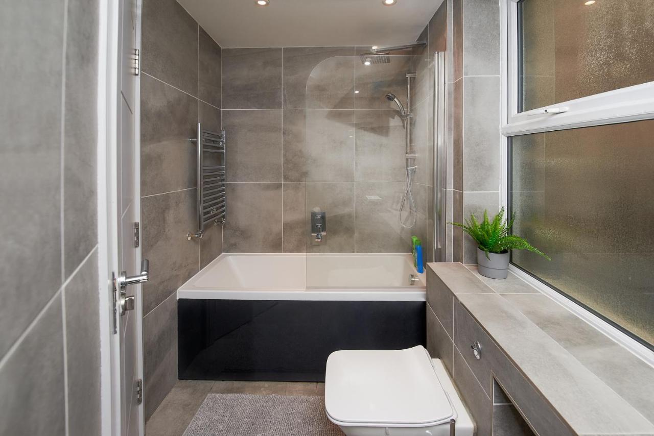 High Spec 2 Bed Apartment W/Parking Available London Exterior photo